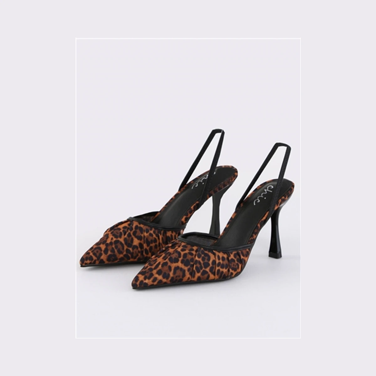 No Doubt Pointed Heel in Brown