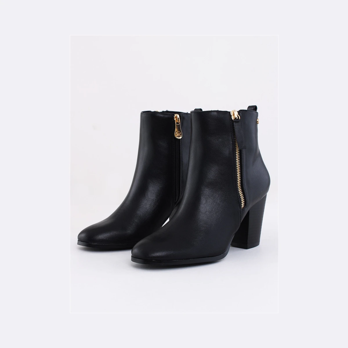 Zanni Zip Ankle Boot in Black