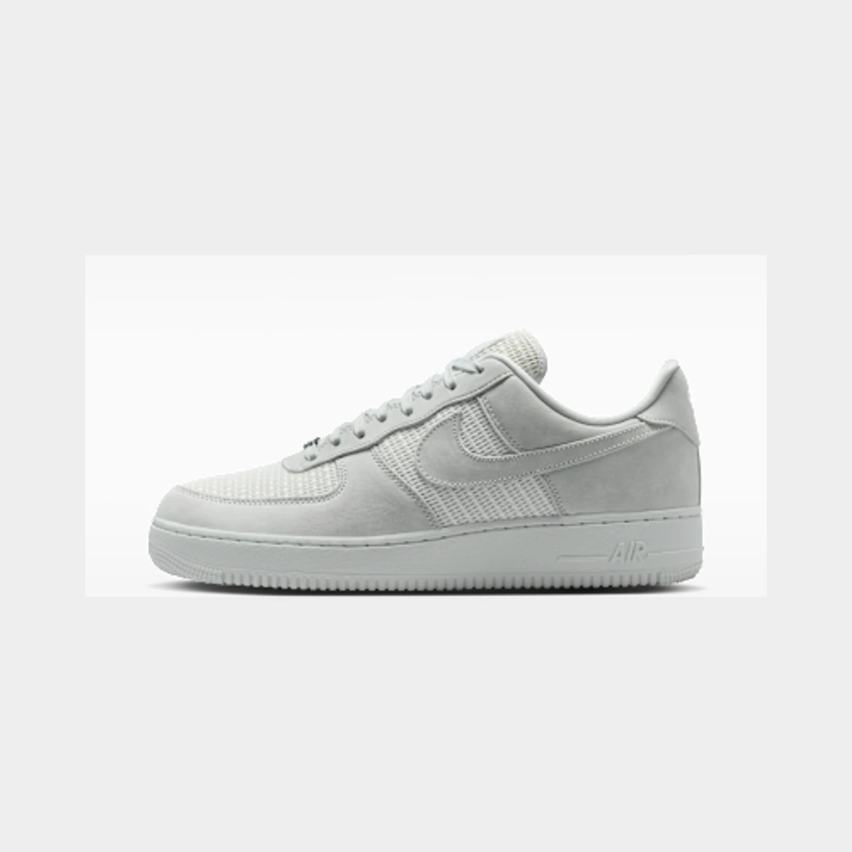 Nike Air Force 1 '07 LV8 Men's Shoes in Off White / White