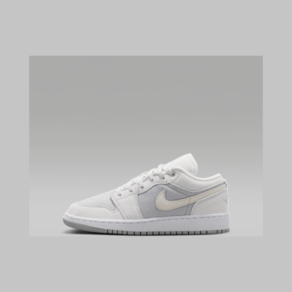 Jordan Air Jordan 1 Low SE Older Kids' Shoes in Grey / Off White / White