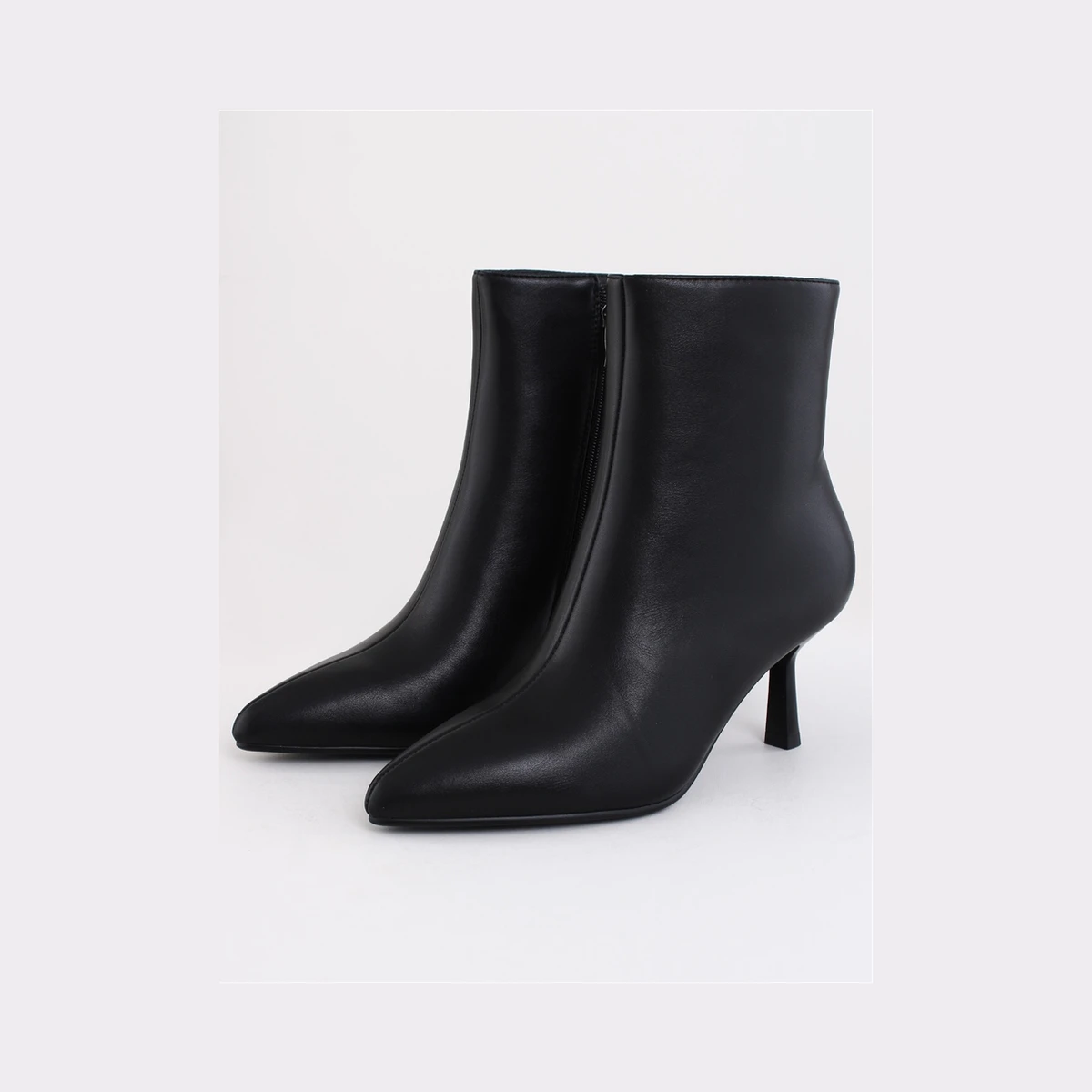 Redz Pu Ankle Boot in Black