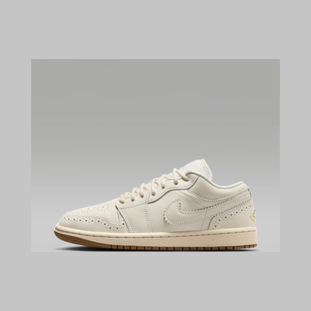 Jordan Air Jordan 1 Low SE Women's Shoes in Gold / Metallic / White