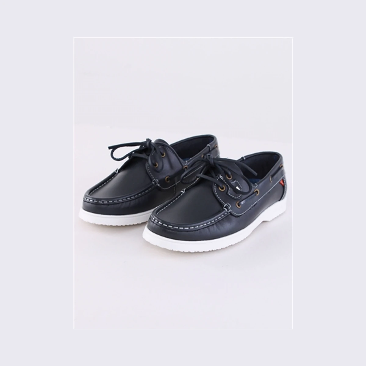 Susst Gaby Leather Boat Shoe in Navy