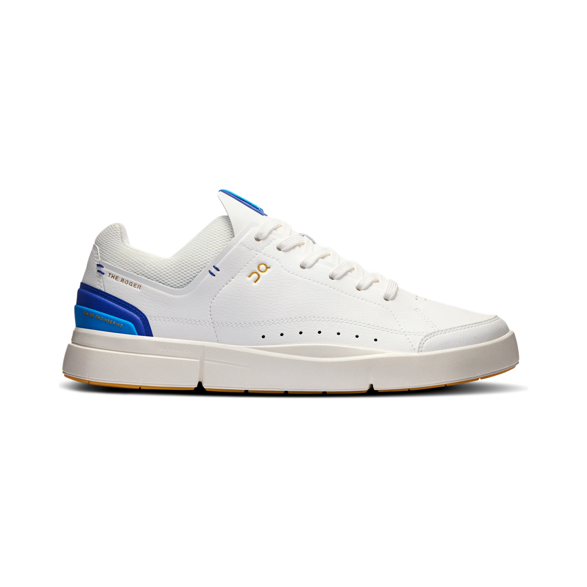 On THE ROGER Centre Court: Iconic all-day performance shoe in White
