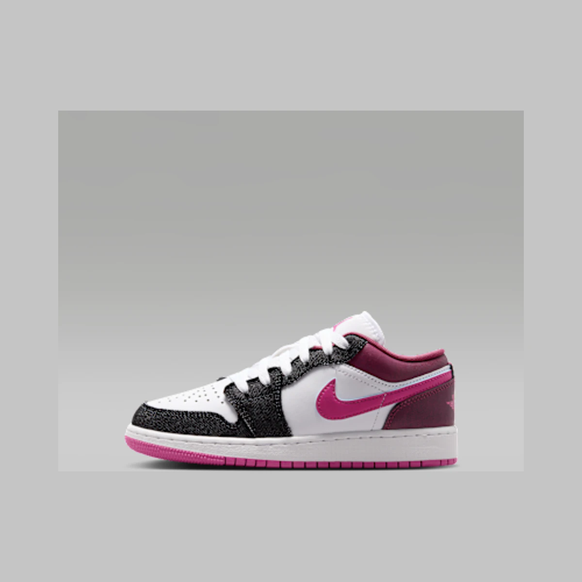 Jordan Air Jordan 1 Low SE Older Kids' Shoes in Pink / White