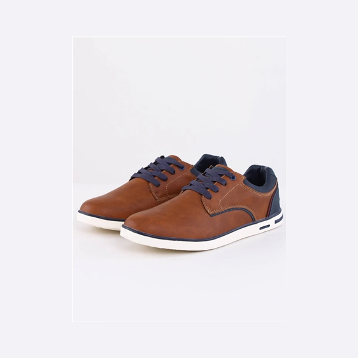 Lloyd & Pryce Lomax Lace Trainers in Brown