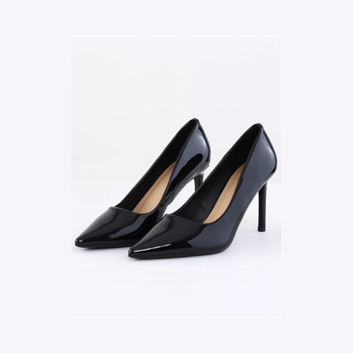 Truffle Court Heels in Black