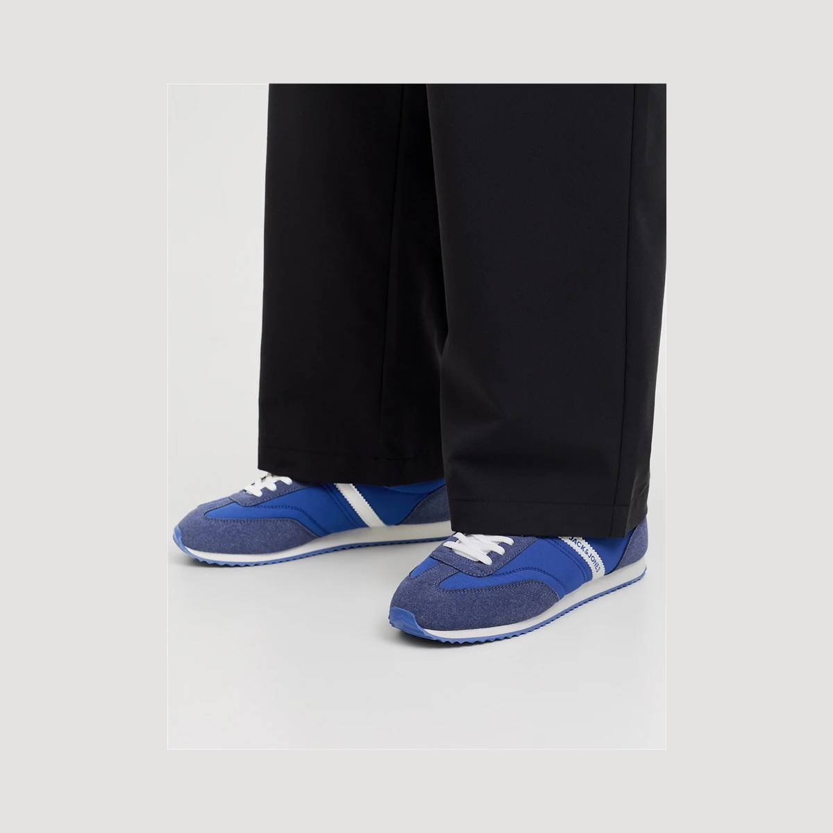 Jack & Jones Burton Runner International Trainers in Blue