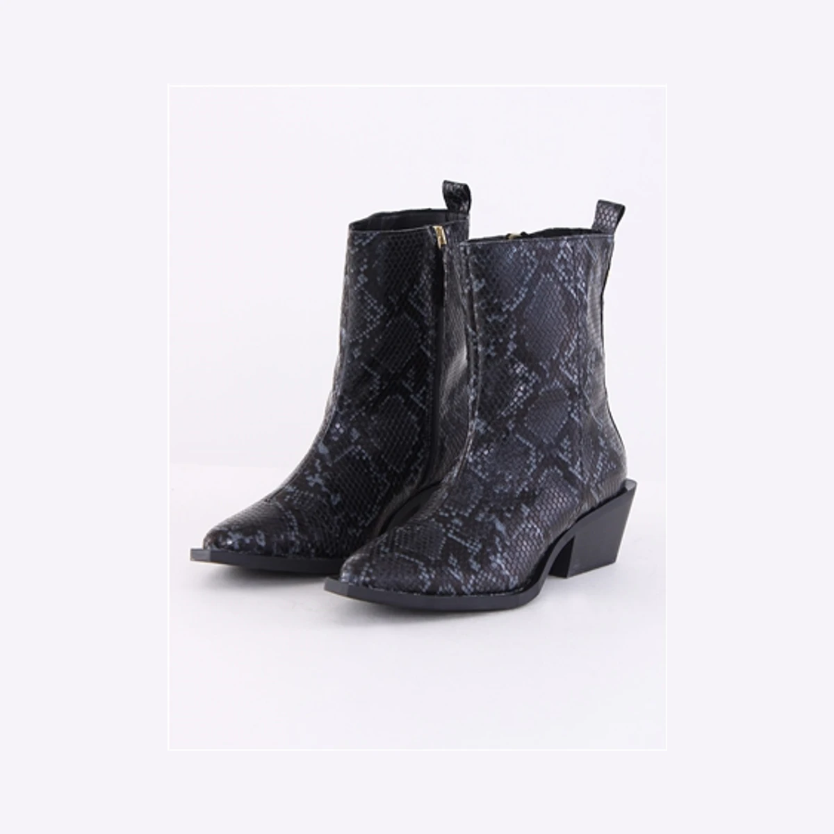 Steve Madden Xylena Boot in Black