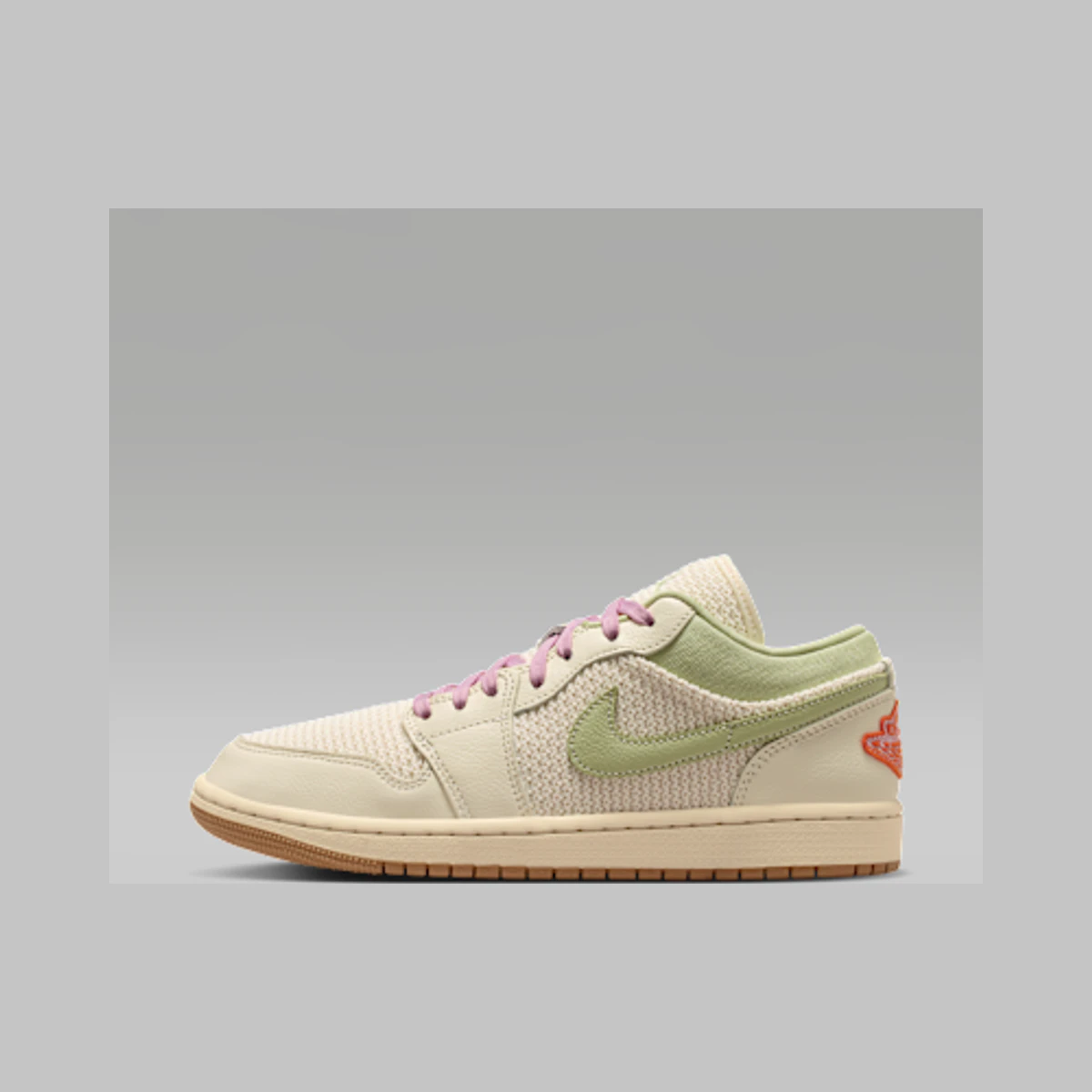 Jordan Air Jordan 1 Low SE Women's Shoes in Off White / Olive / White