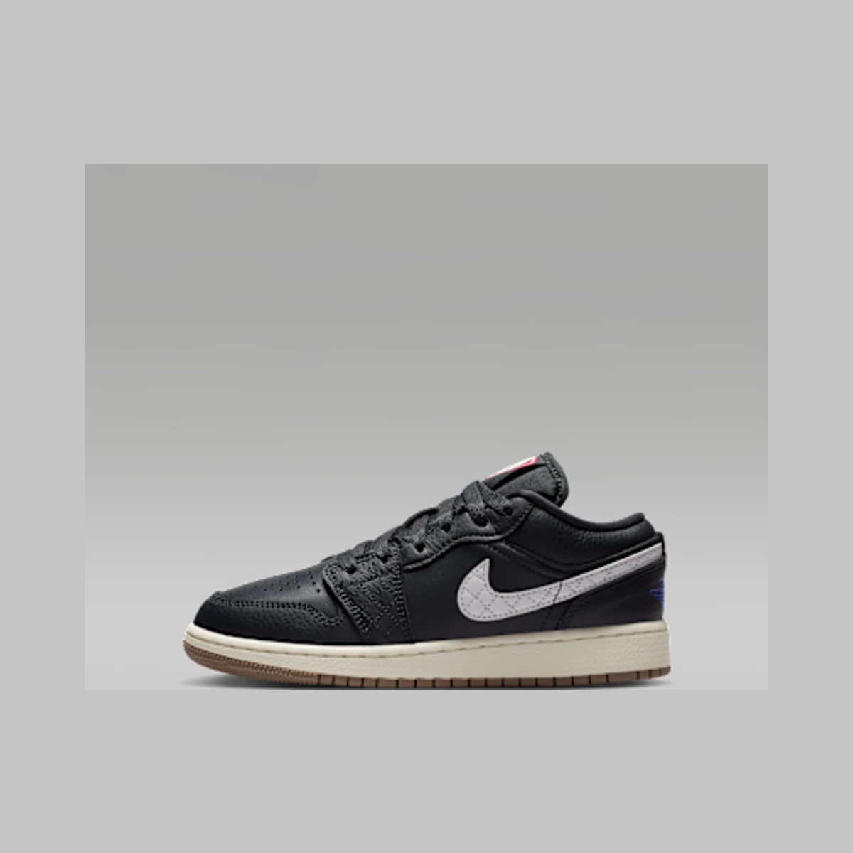 Jordan Air Jordan 1 Low SE Older Kids' Shoes in Off White / Red