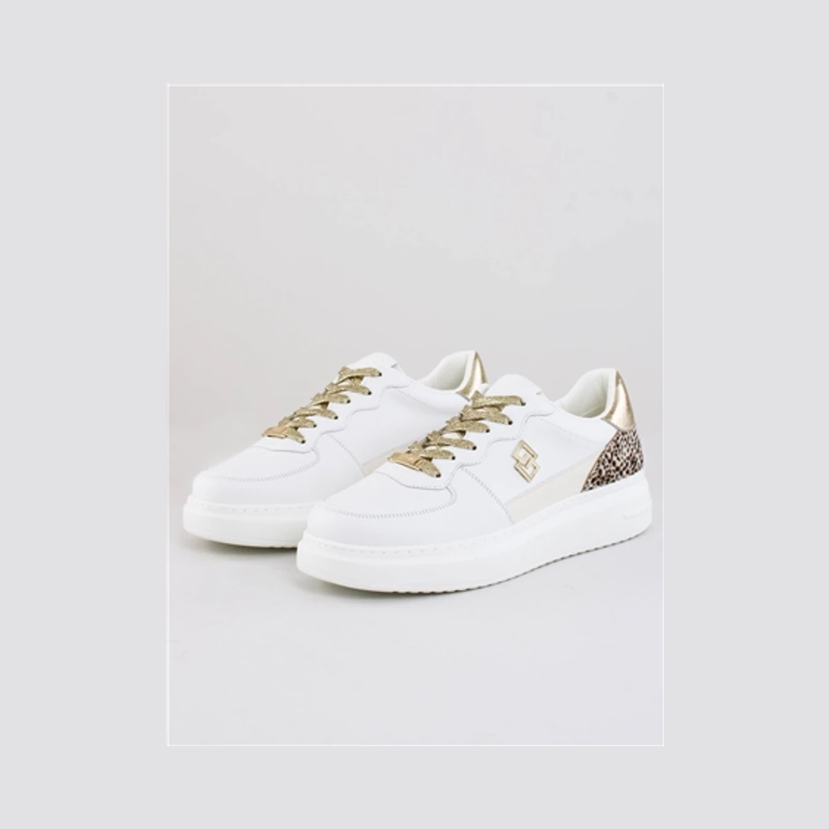 Lloyd & Pryce Bond Trainers in White