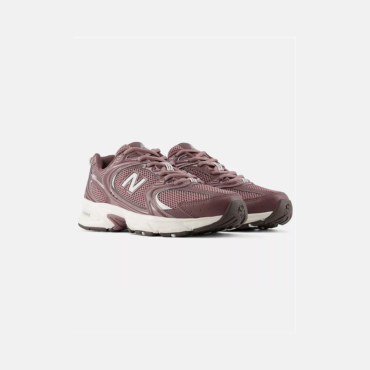 New Balance 530 Shoes in Red