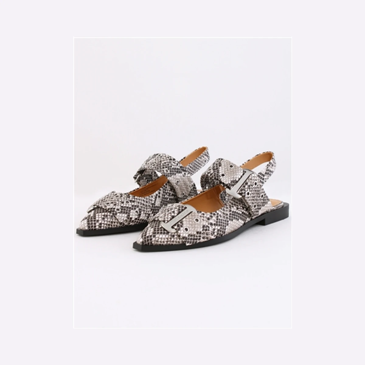 Steve Madden Grand Ave Flat Shoe in Beige