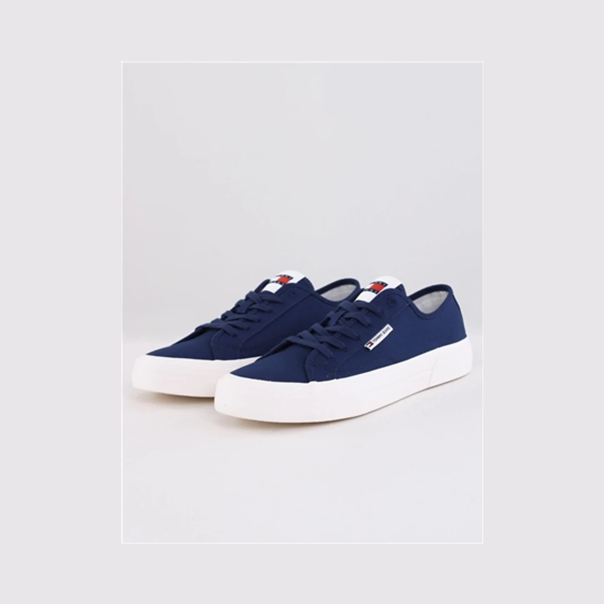 Tommy Jeans Canvas Lace Up Trainers in Blue