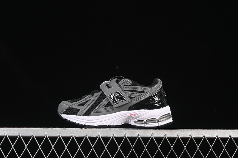 New Balance 1906
