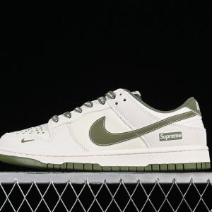 Nike SB Dunk Low Supreme