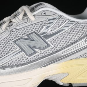 New Balance 740