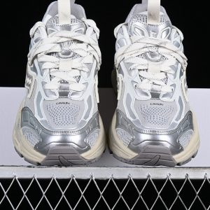 Saucony