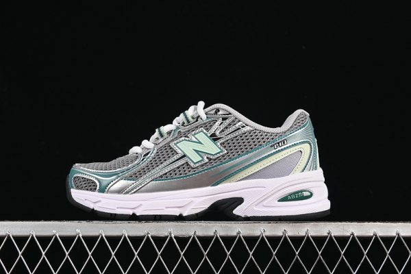 New Balance 740