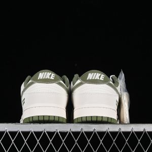 Nike SB Dunk Low Supreme