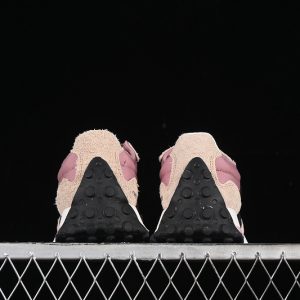 New Balance 230