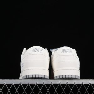 Nike SB Dunk Low Supreme