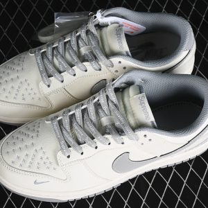 Nike SB Dunk Low Supreme