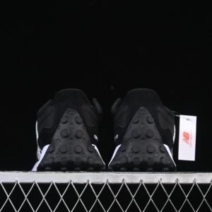 New Balance 230
