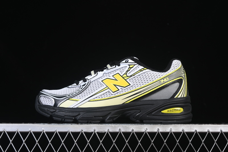 New Balance 740