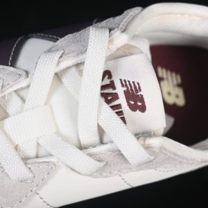 New Balance 230