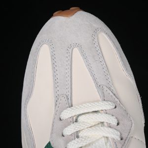 New Balance 230