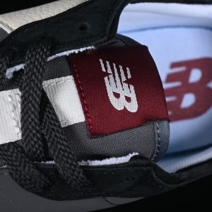 New Balance 230