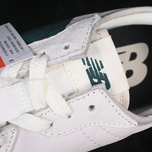 New Balance 230