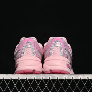 New Balance 740