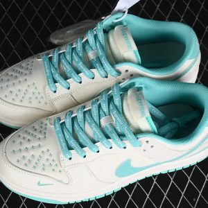 Nike SB Dunk Low Supreme