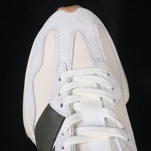New Balance 230