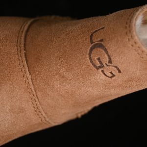 Ugg Mini Bailey Button Ii Maroom
