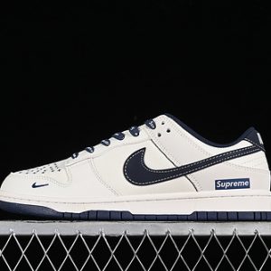 Nike SB Dunk Low Supreme