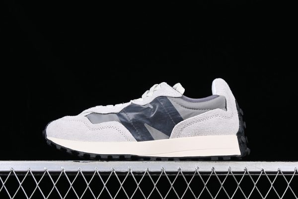 New Balance 230