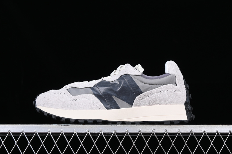 New Balance 230