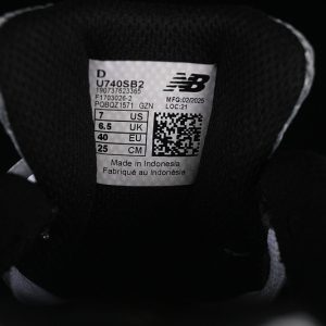 New Balance 740
