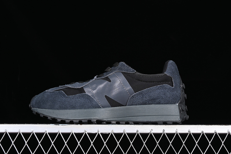 New Balance 230
