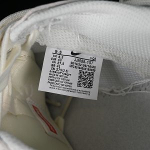 Nike SB Dunk Low Supreme