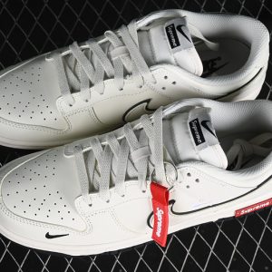 Nike SB Dunk Low Supreme