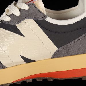 New Balance 230