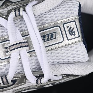 New Balance 740