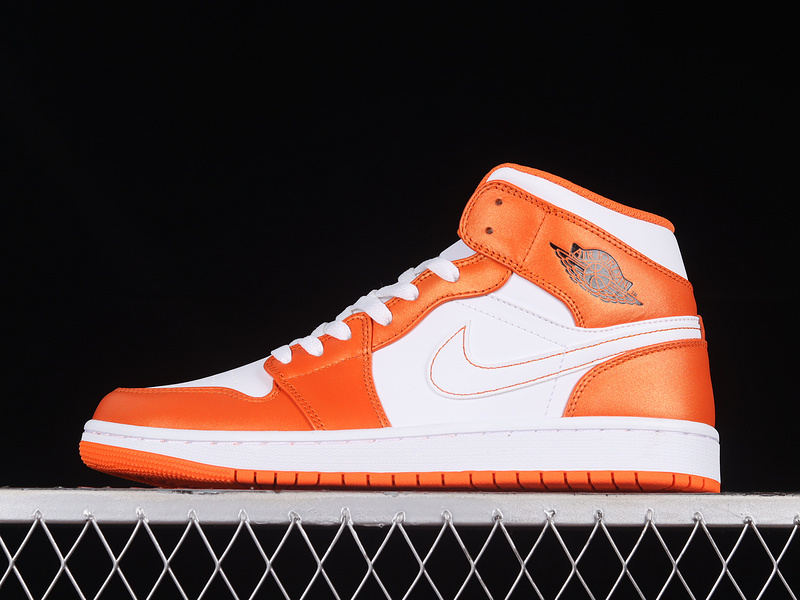 Nike Jordan 1 Mid
