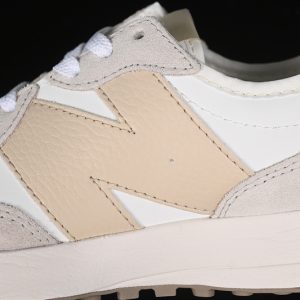 New Balance 230