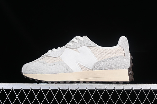 New Balance 230